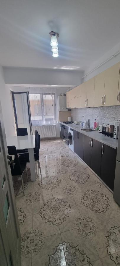 Apartament Mihaela Ramnicu Valcea Exterior photo